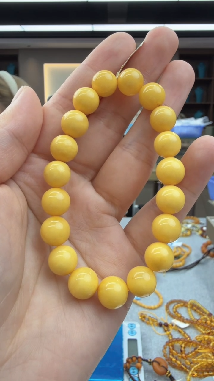 未镶嵌琥珀手链89秒拍号 假一罚三