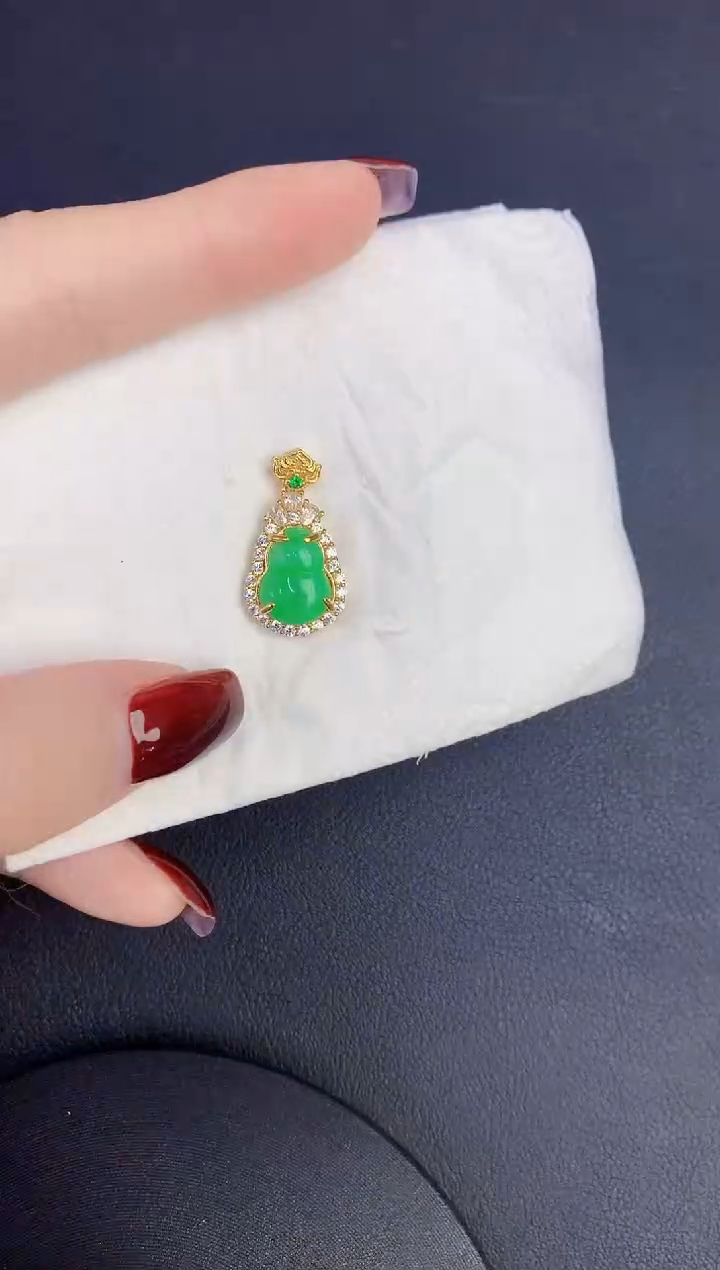 颈饰未镶嵌翡翠缅甸天然翡翠A货