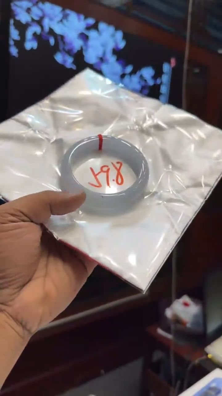 翡翠手镯未镶嵌手镯