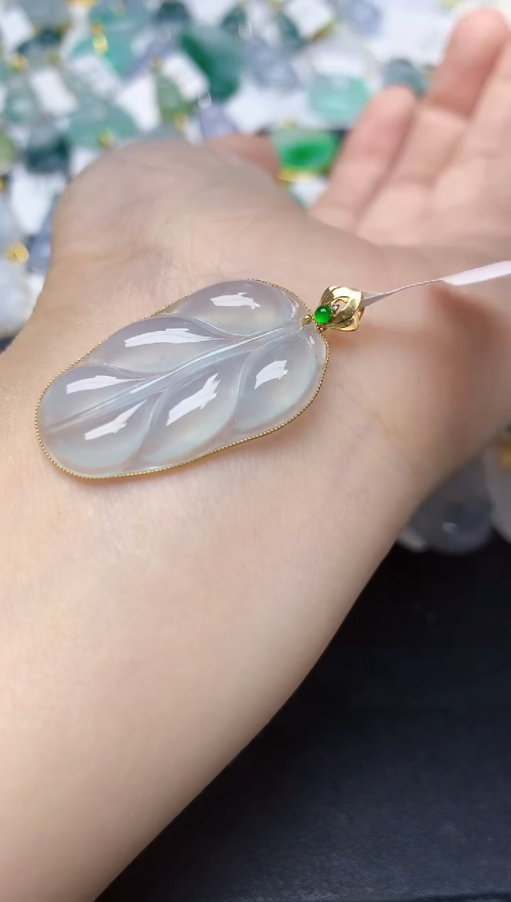 颈饰18K金镶嵌翡翠天然缅甸A货翡翠