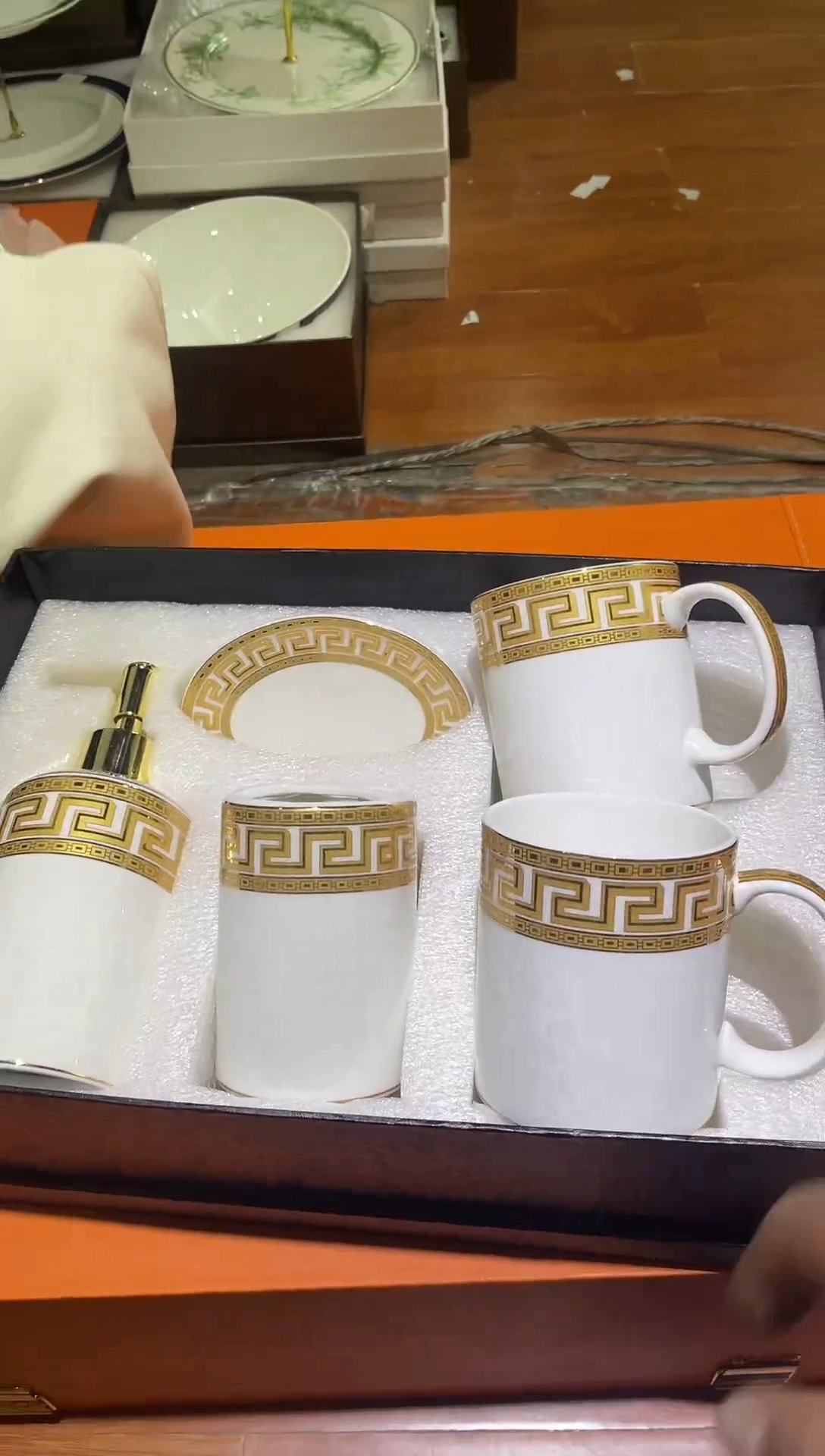 杯鸿辉家品牌瓷器，京东包邮！