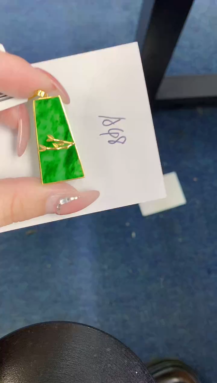 【闪购商品】翡翠颈饰18K金镶嵌000000000