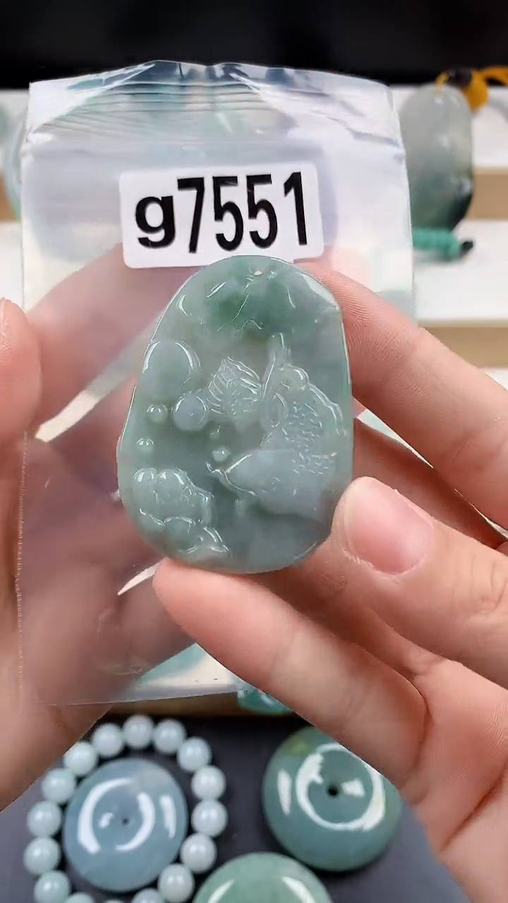 颈饰未镶嵌翡翠天然翡翠吊坠挂件