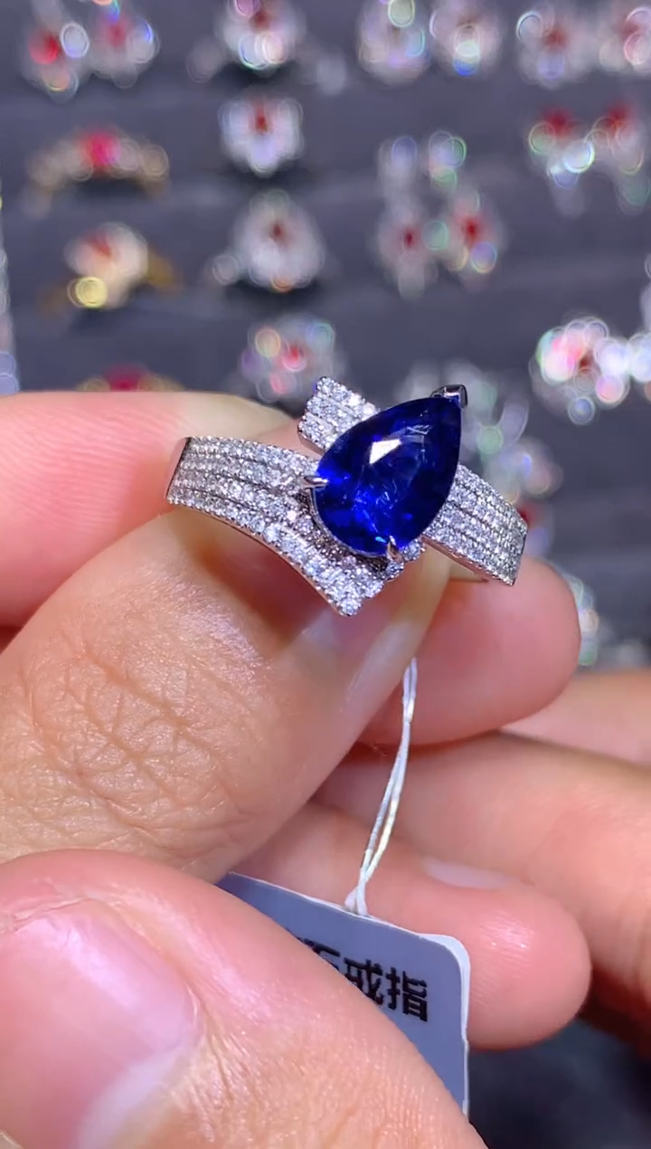 戒指蓝宝石18K金镶嵌2.13CT