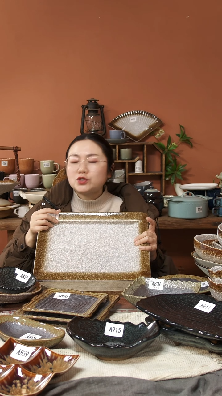 陶瓷A334 一个陶瓷粗陶大长方盘一个可能微瑕36*26