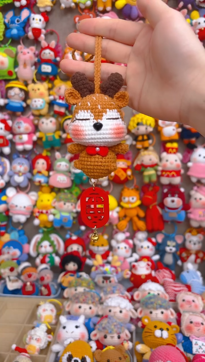 纯手工制作毛线钩织成品小鹿车挂