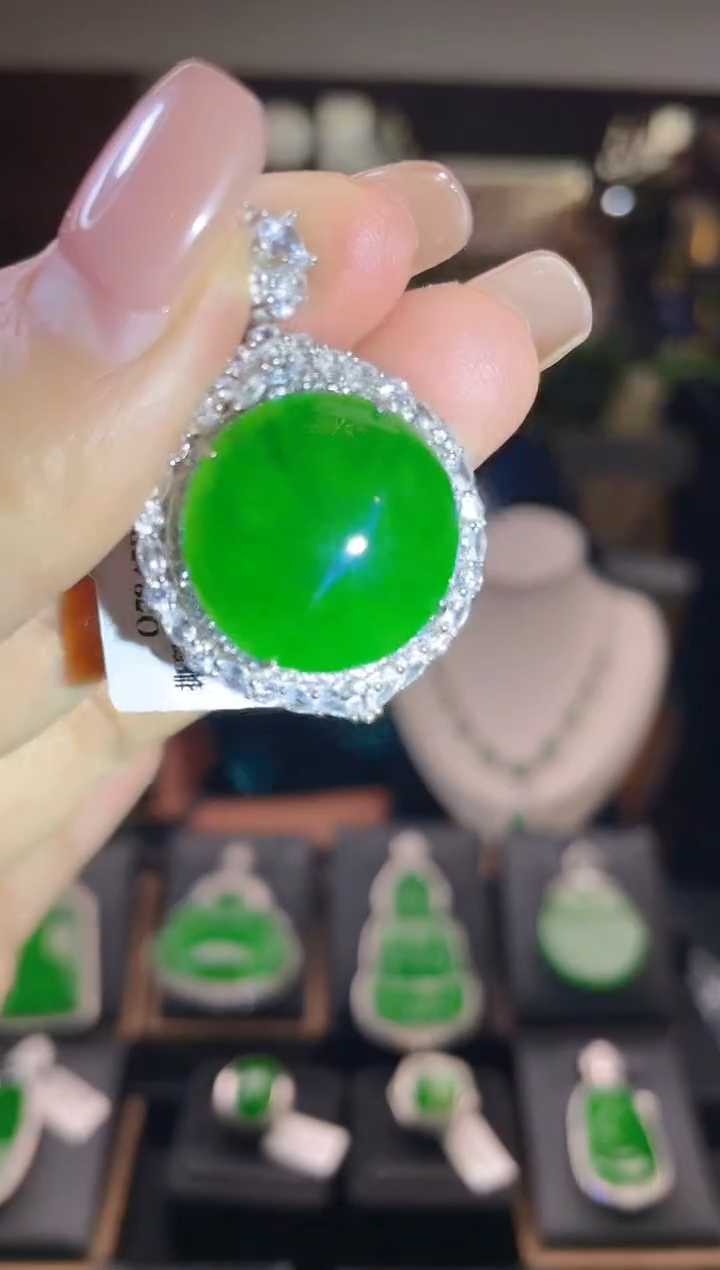 【闪购商品】翡翠吊坠(不含链)未镶嵌翡翠吊坠