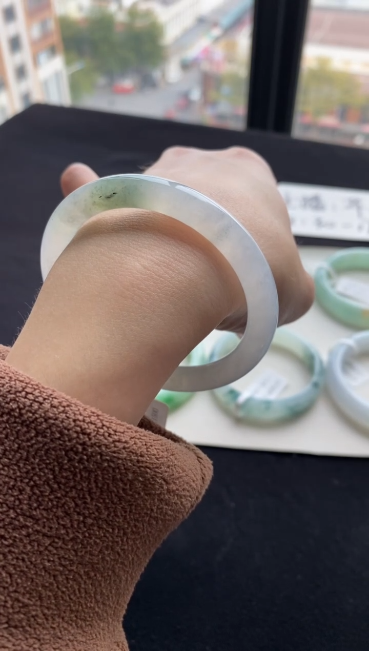 【闪购商品】翡翠手镯未镶嵌55.3圈圆条~不退不换