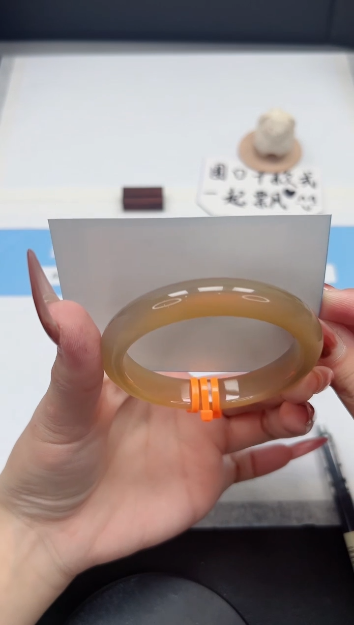 【闪购商品】玛瑙/玉髓手镯未镶嵌421/57.4香槟