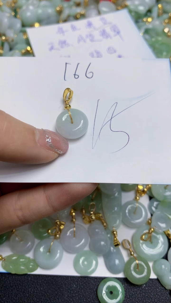 【闪购商品】翡翠颈饰合金天然翡翠A货