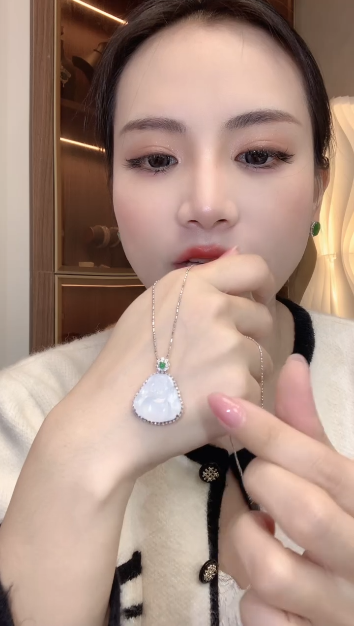 【闪购商品】翡翠吊坠(不含链)18K金镶嵌C6