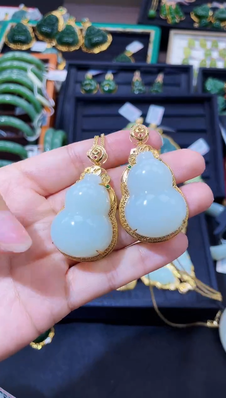 和田玉18K金镶嵌吊坠(赠链)36MM 多样性发一