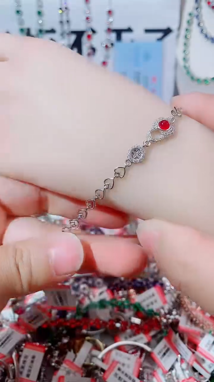 未镶嵌手链红宝石红宝石手链