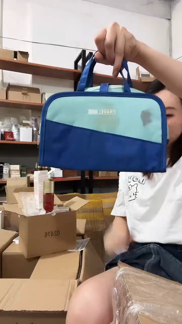 蚕丝B05爽脆50mll化妆包包容量超级大