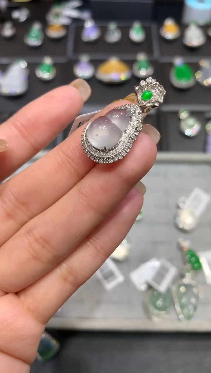 【闪购商品】翡翠吊坠(不含链)18K金镶嵌吊坠A493|9800