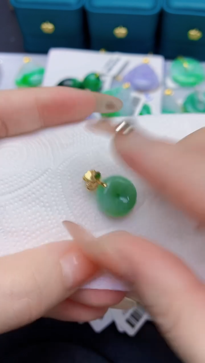 颈饰未镶嵌翡翠缅甸天然翡翠A货