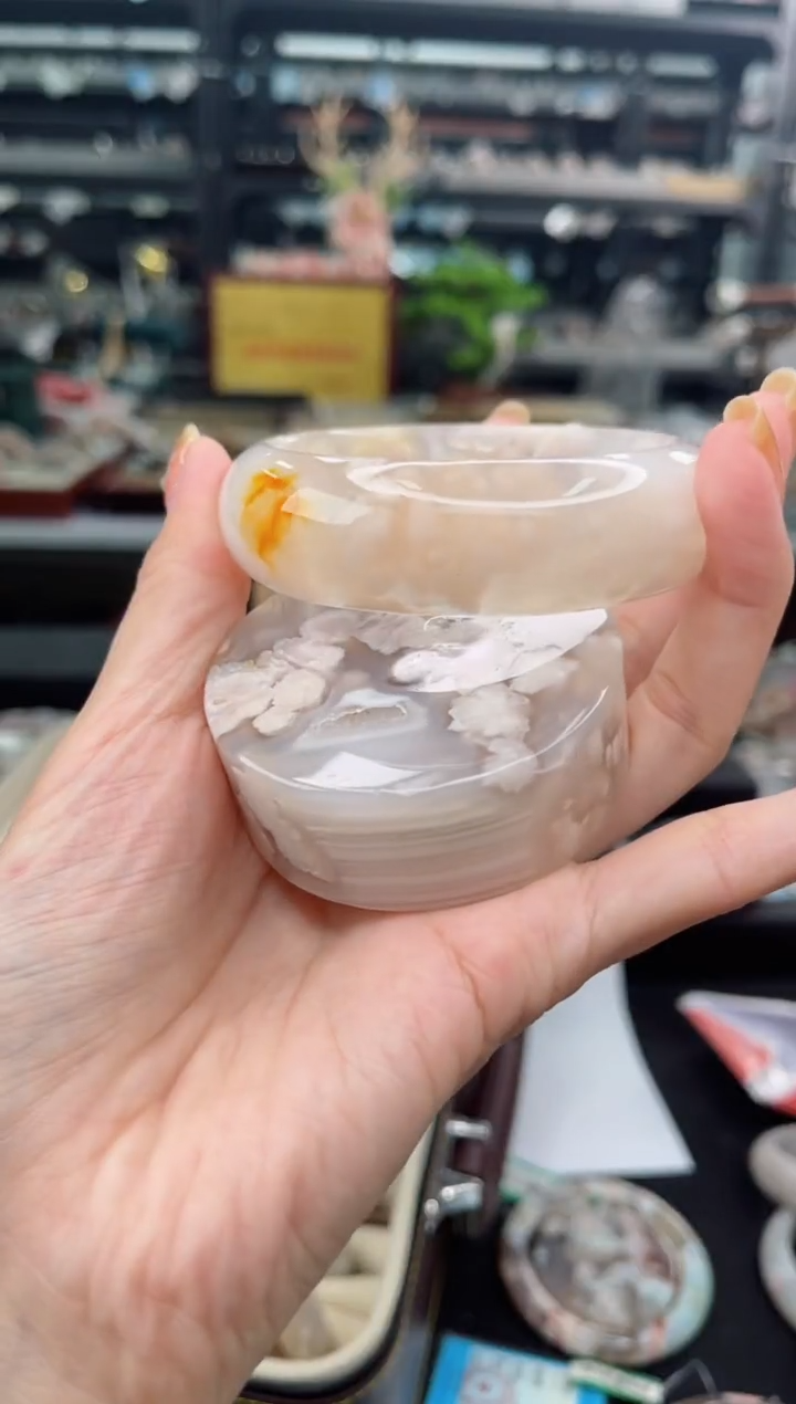 【闪购商品】石英质玉手镯未镶嵌59圈口（赠品镯心）6600220