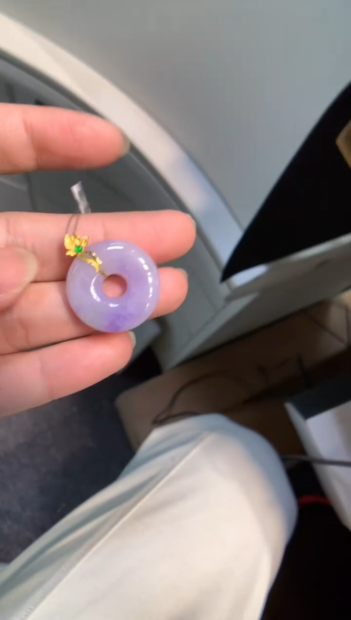 颈饰18K金镶嵌翡翠甜甜圈 