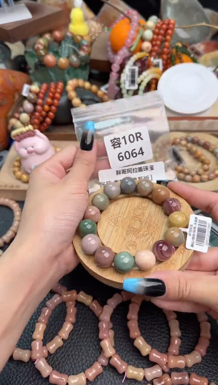 【闪购商品】石英质玉手链未镶嵌10R6064