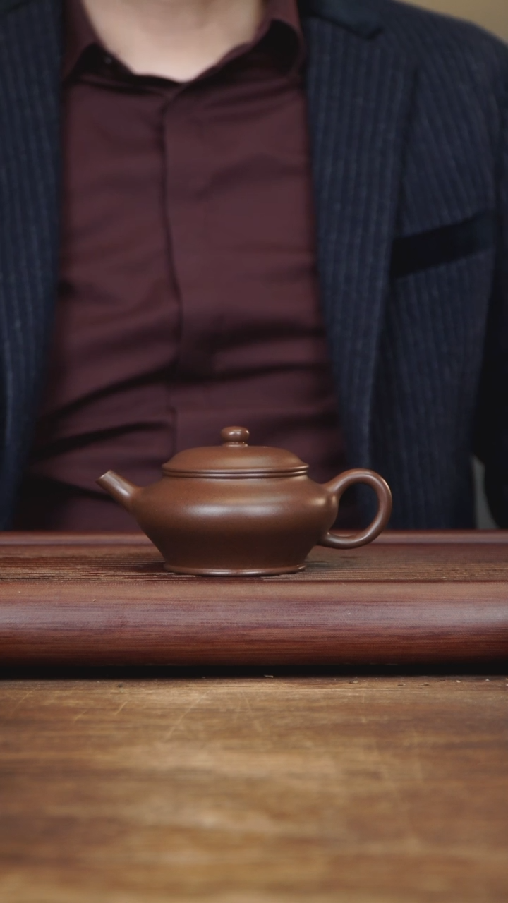 【闪购商品】紫砂茶壶150ml 虚扁 老紫泥