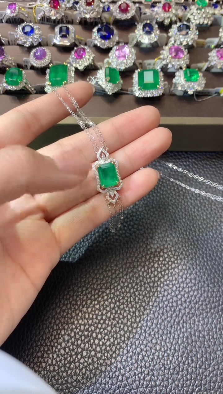 【闪购商品】祖母绿套链18K金镶嵌D78