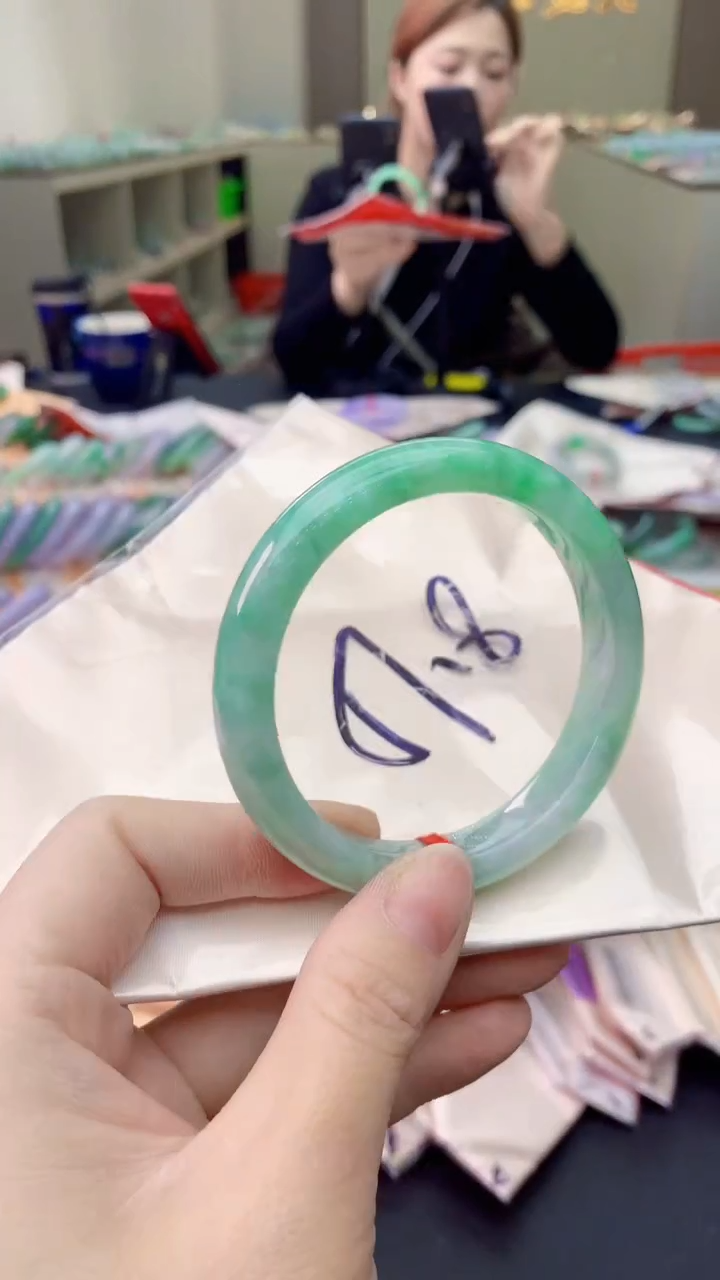 【闪购商品】翡翠手镯未镶嵌0548934371