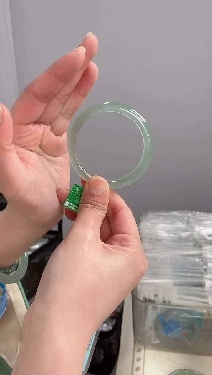 【闪购商品】玛瑙/玉髓手镯未镶嵌54圈