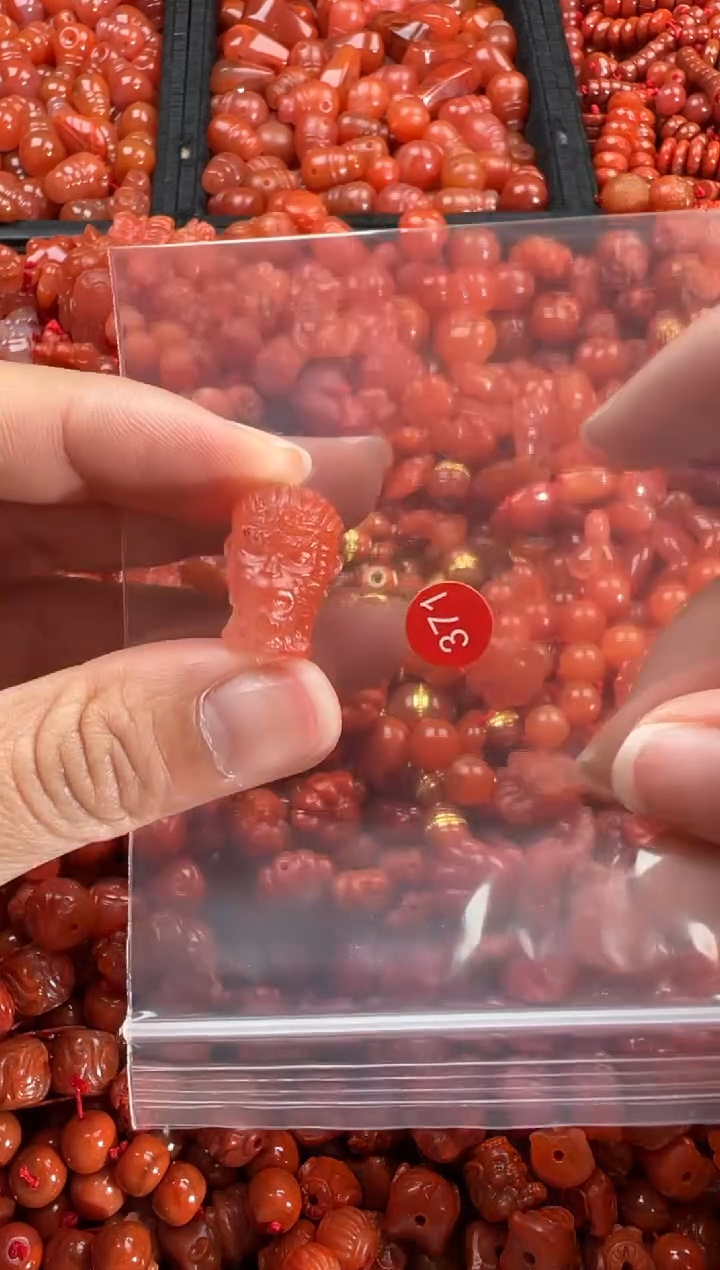 【闪购商品】南红玛瑙颈饰未镶嵌1