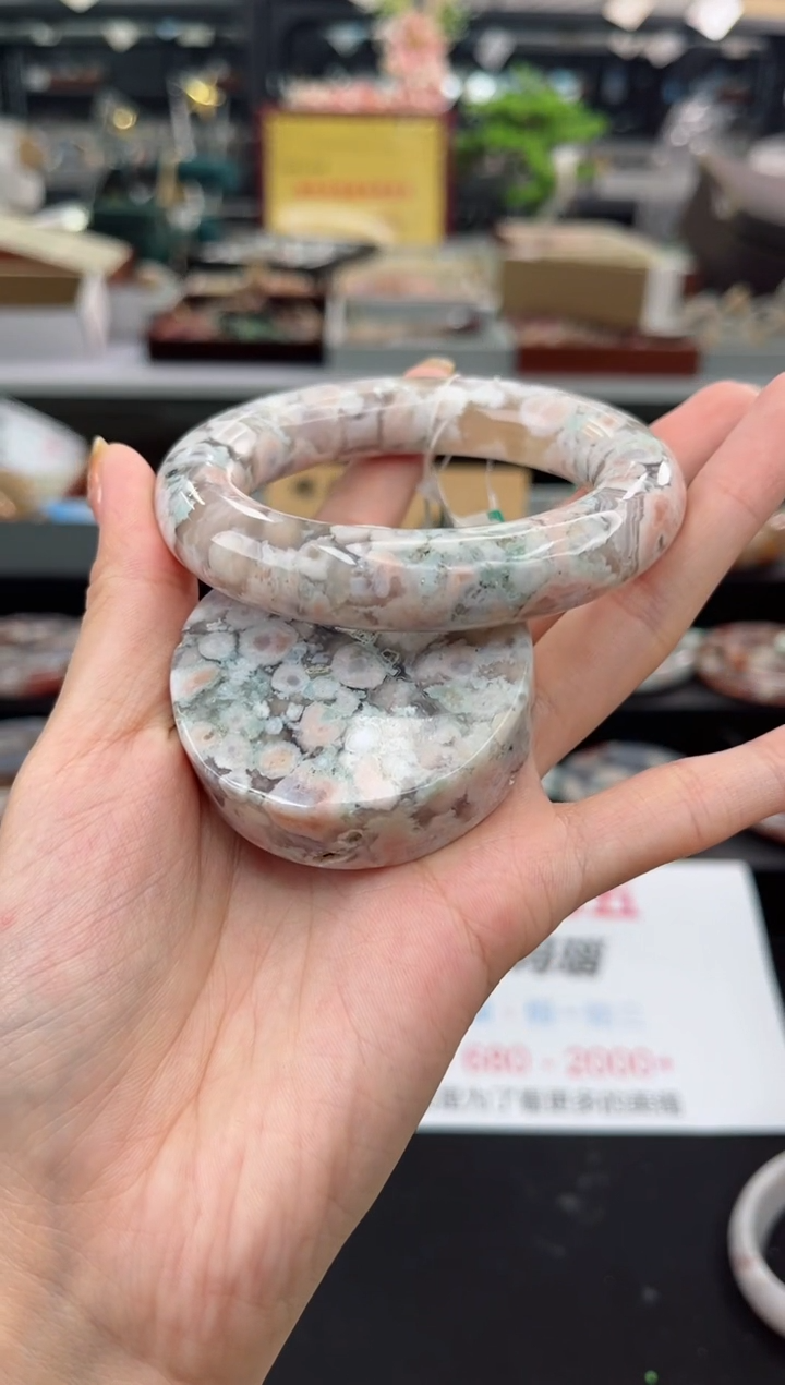 【闪购商品】石英质玉手镯未镶嵌55圈口（赠品镯心）S9028