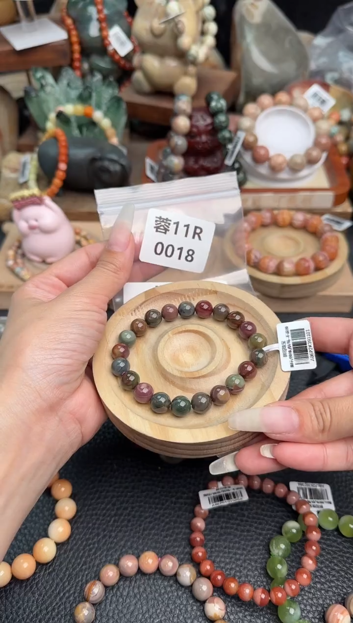【闪购商品】石英质玉未镶嵌手链10R0018