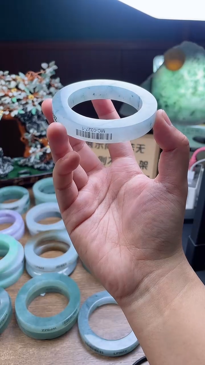 定制翡翠手镯未镶嵌定制