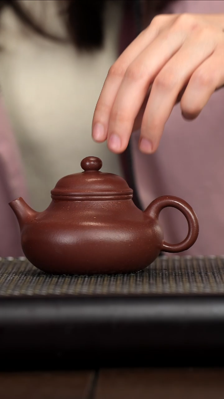 【闪购商品】紫砂茶壶陈老师底槽清奥奇光素容天170CC dd