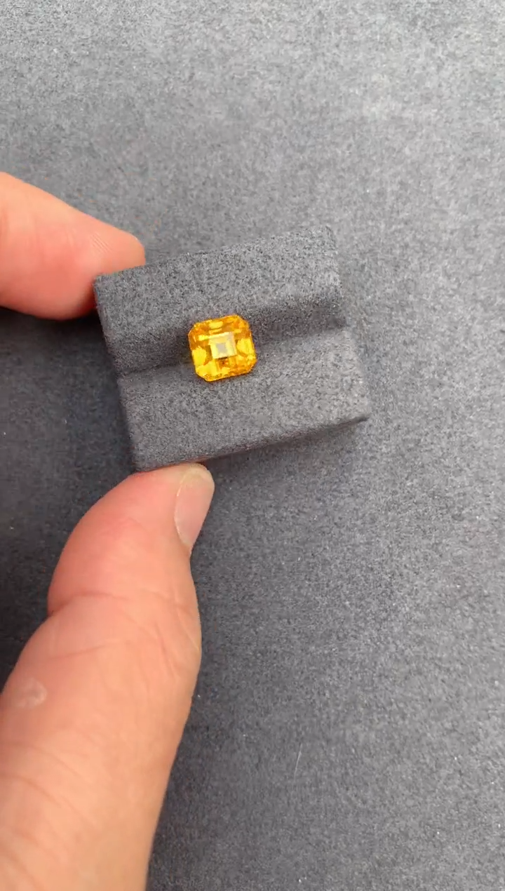 【闪购商品】彩色蓝宝石裸石未镶嵌3.1ct黄蓝宝