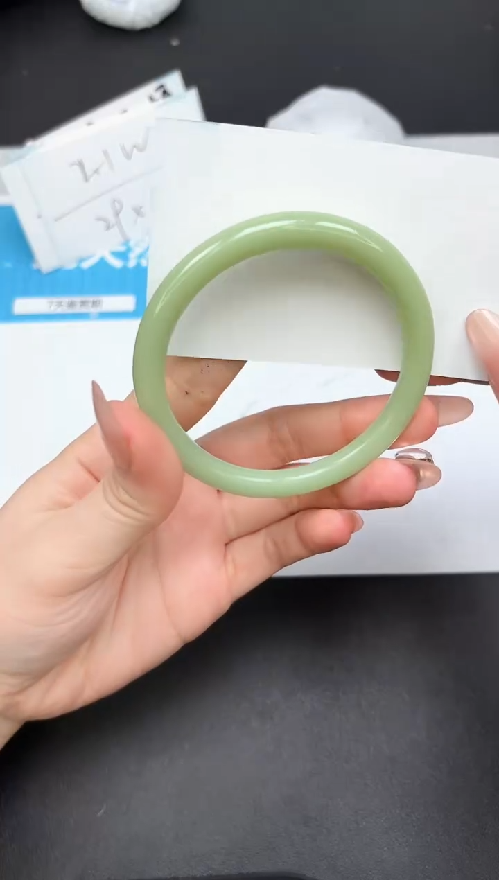 【闪购商品】石英质玉手镯未镶嵌166-60