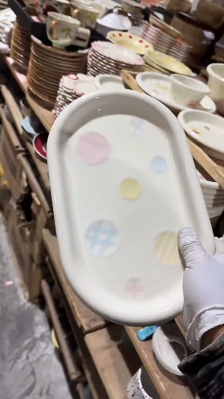 陶瓷胖胖反边椭圆盘微瑕 凑满20元包邮