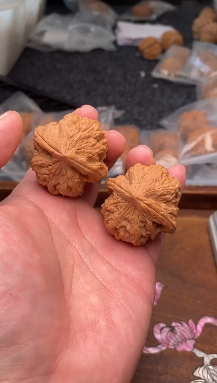 【闪购商品】文玩核桃把件G79号38尺大沽石