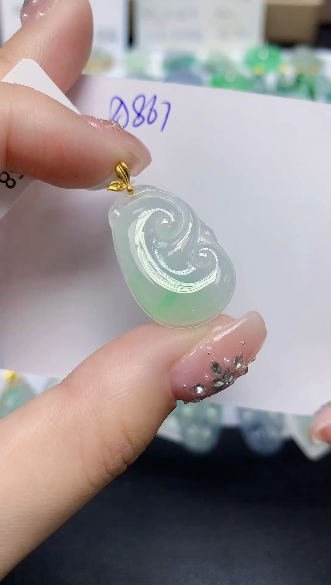 颈饰18K金镶嵌翡翠天然缅甸翡翠A货翡翠百元以上9元证书费自理