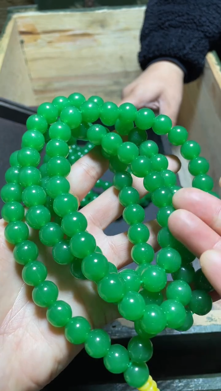 【闪购商品】绿项链1件卡1.2