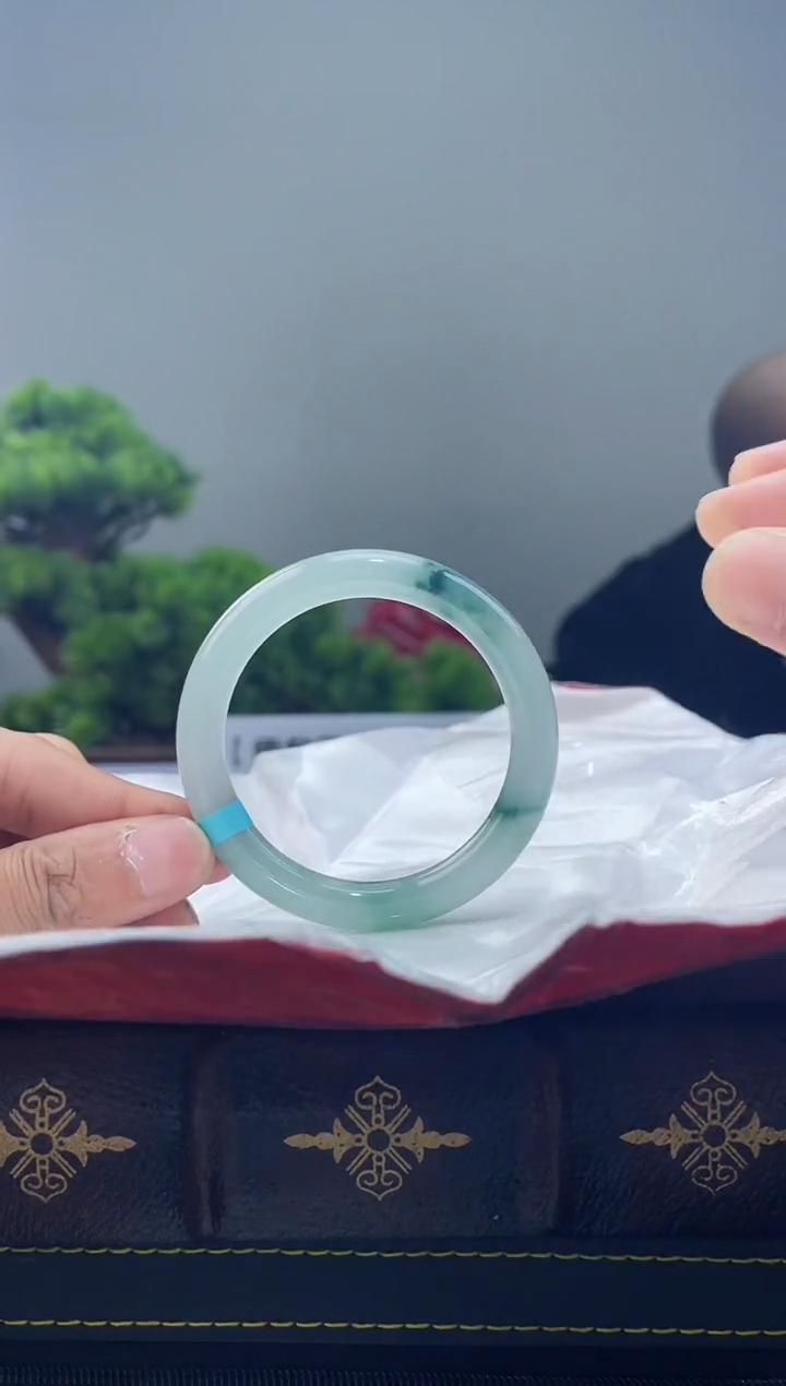 【闪购商品】翡翠手镯未镶嵌17手镯