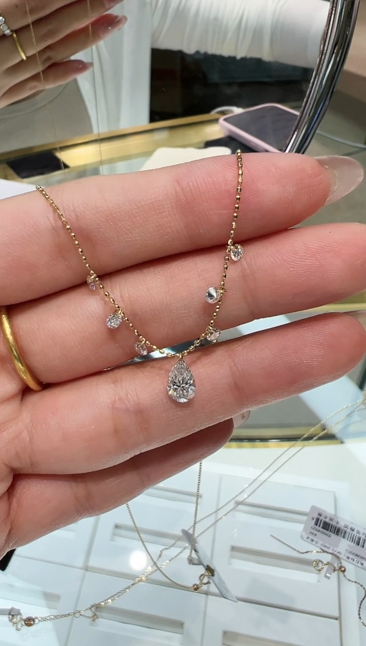 合成钻石18K金镶嵌颈饰美神60分福利