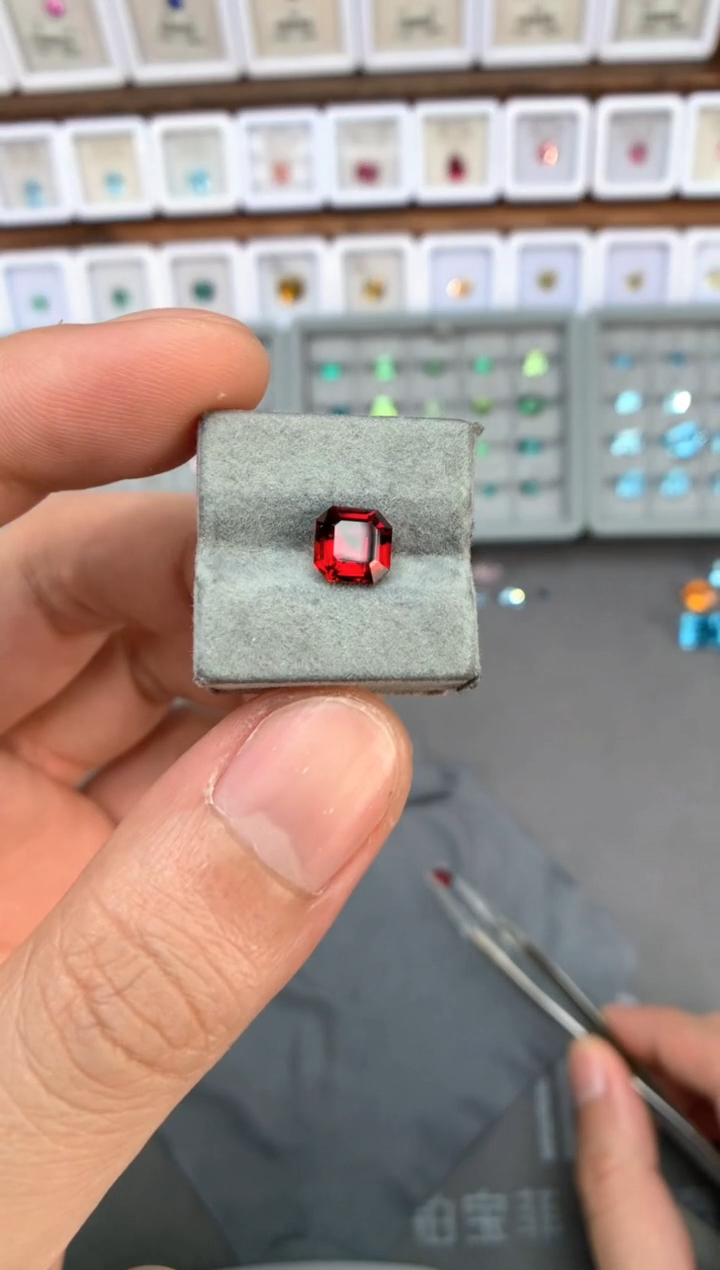 【闪购商品】定制石榴石裸石未镶嵌2.02ct