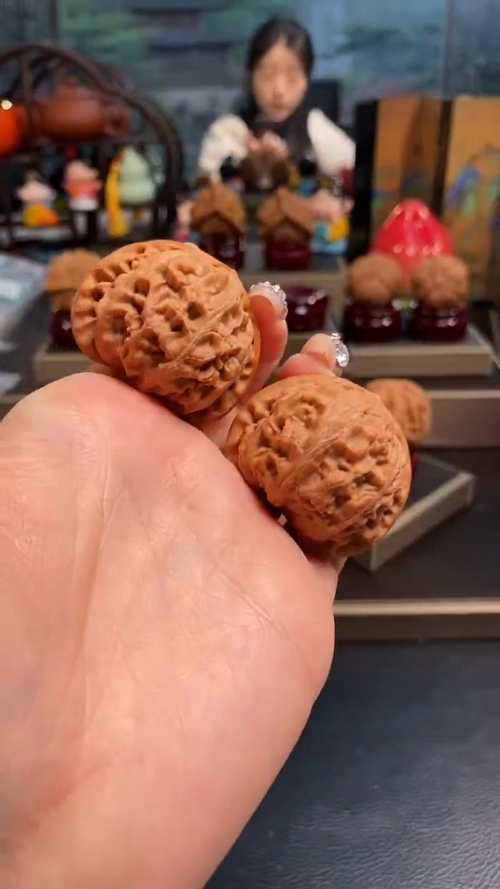 【闪购商品】文玩核桃把件H825宫灯42