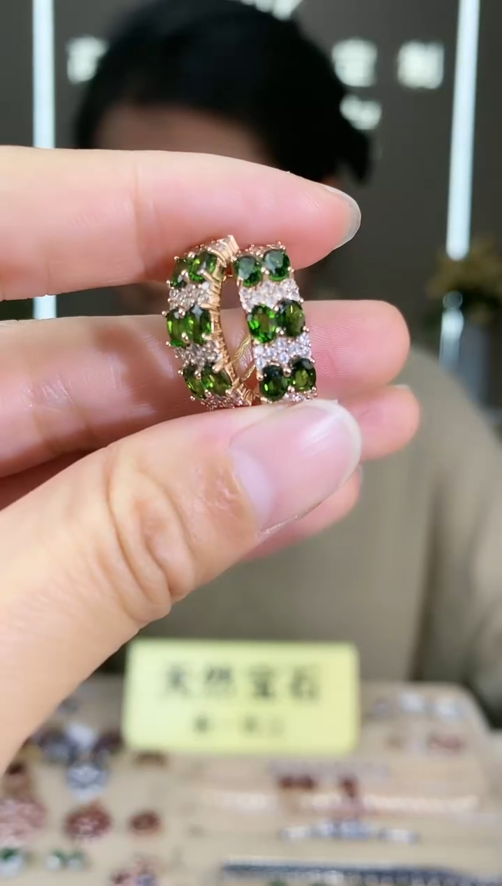 【闪购商品】透辉石耳饰银S925镶嵌耳饰