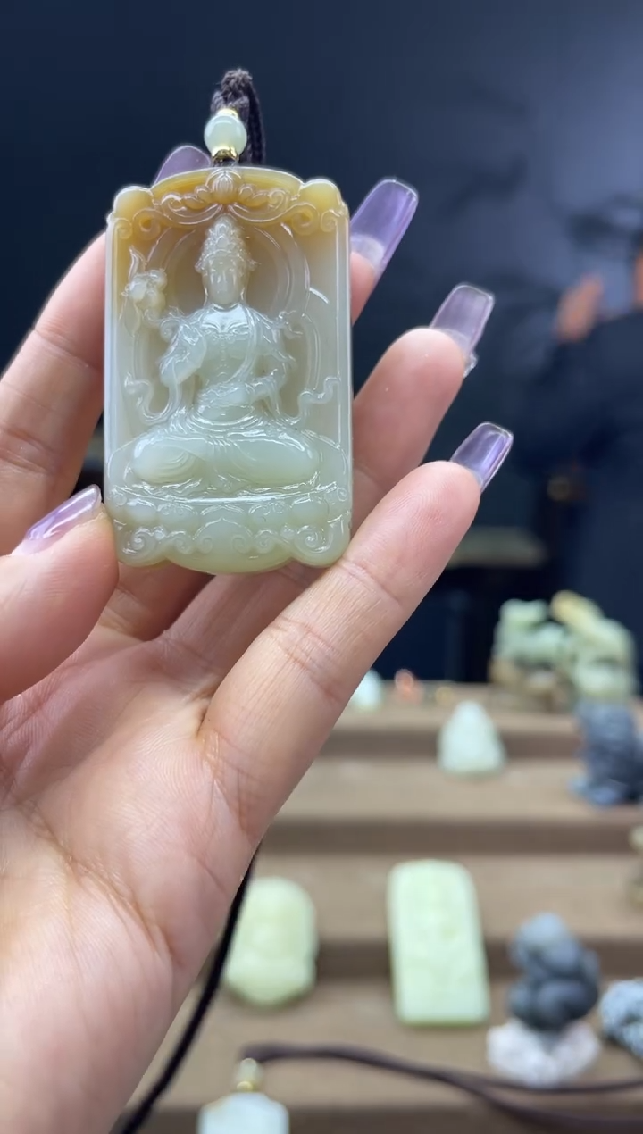 颈饰未镶嵌和田玉1