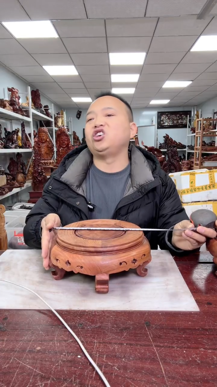 【闪购商品】花梨木类木雕工艺品888888888