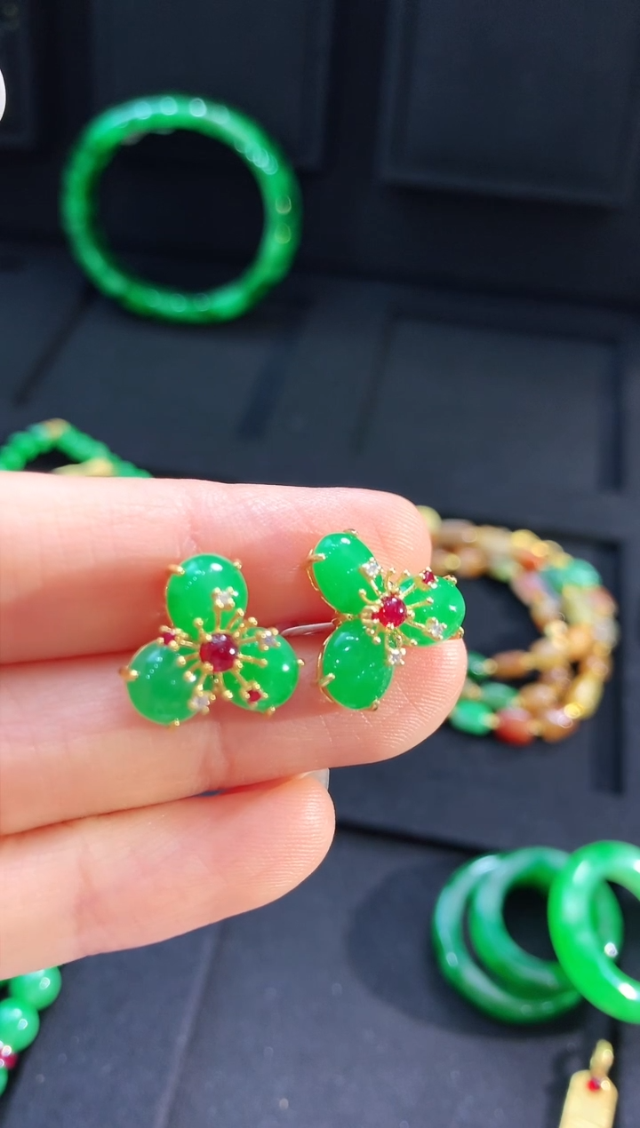 【闪购商品】翡翠耳饰18K金镶嵌耳饰