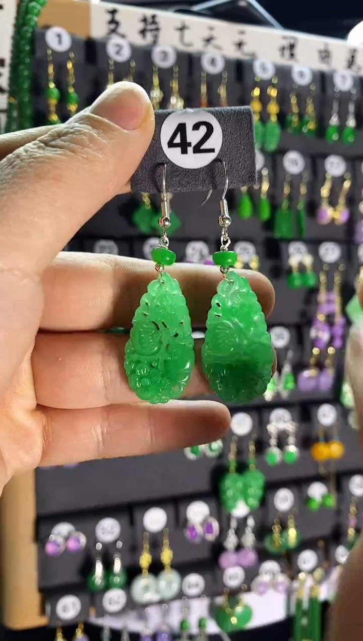 【闪购商品】翡翠耳饰银S925镶嵌42....