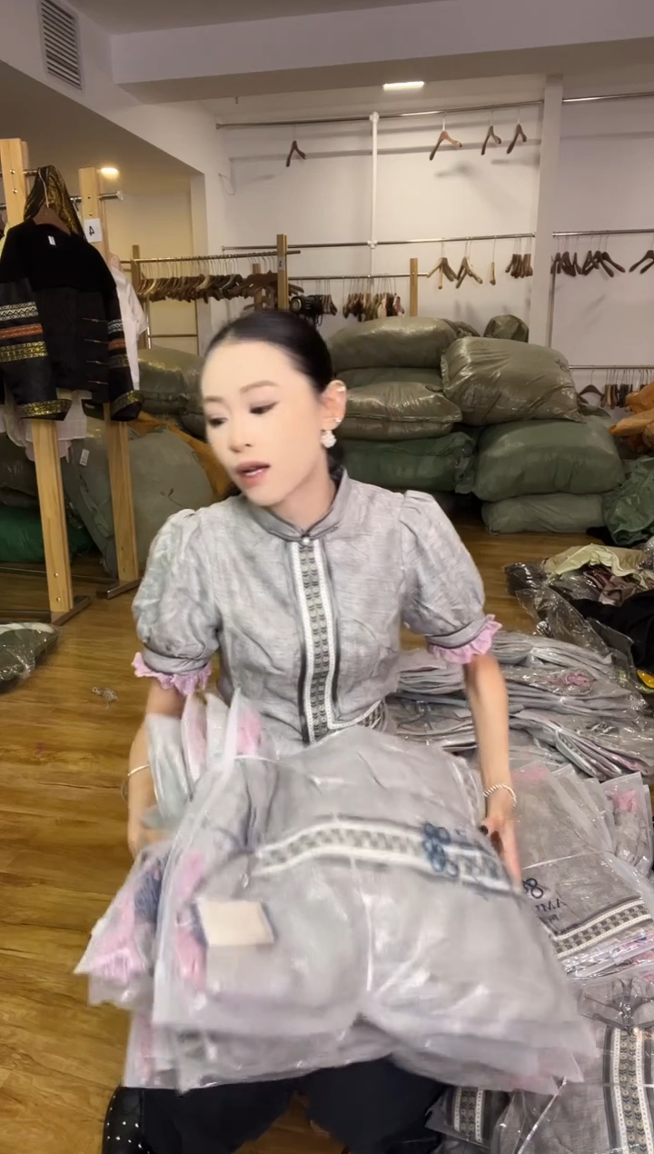 连衣裙       2XL码      120-130斤