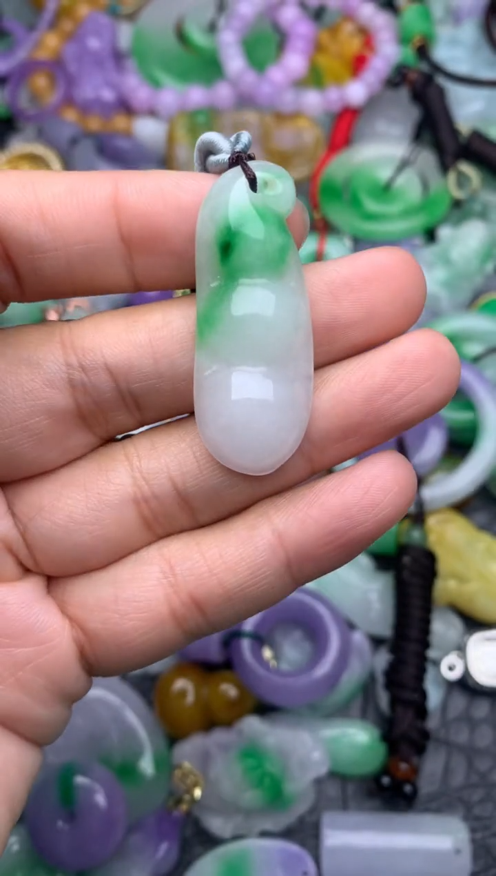 颈饰未镶嵌翡翠缅甸翡翠吊坠