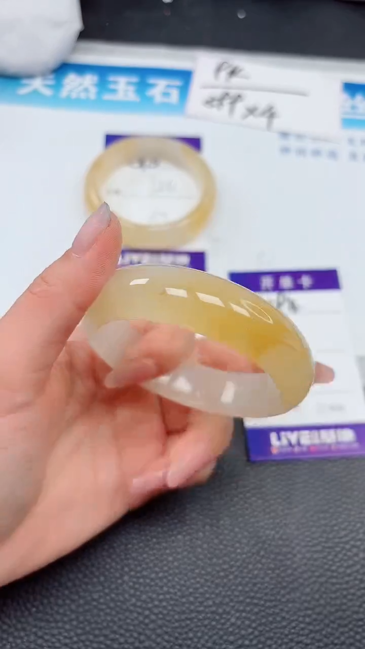 【闪购商品】石英质玉手镯未镶嵌394